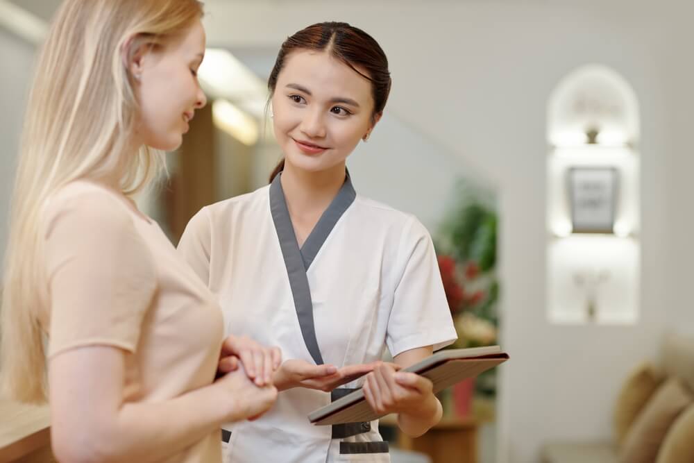 如何向客人介绍酒店特色服务？How to introduce the hotel's special services to guests?-酒店英语实战指南｜免费学习资源 - 酒店英语